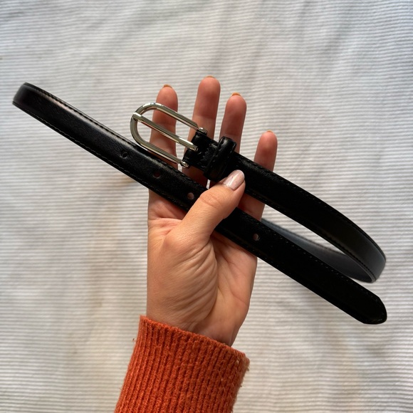 MNG Mango Buckle Skinny Belt NWOT - Picture 2 of 9